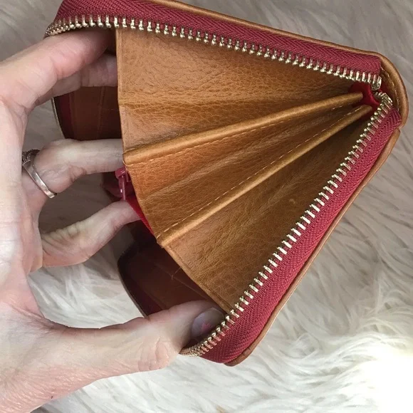 Dooney Florentine leather large wallet zip around - Picture 10 of 14